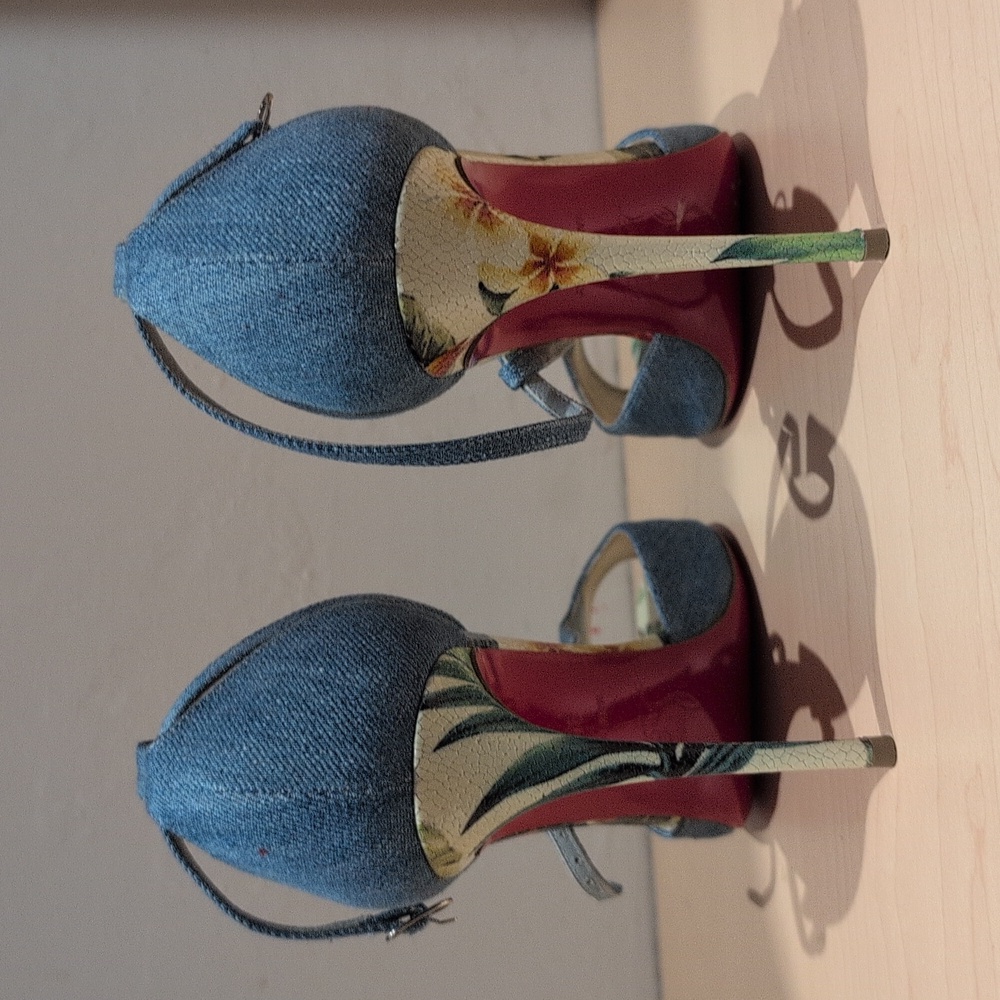 Christian Louboutin sandals - Picture 4 of 10